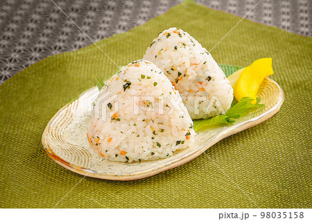 簡単創作料理おにぎり 簡単創作料理おにぎり 98035158