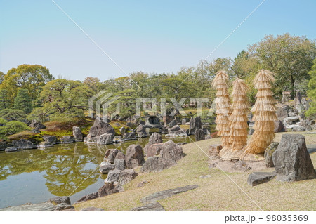 日本の庭 98035369