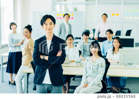 働く人々 働く人々 98035568