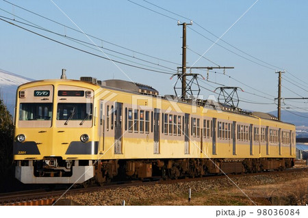冬晴れの駿豆線をゆく伊豆箱根鉄道1300系 98036084
