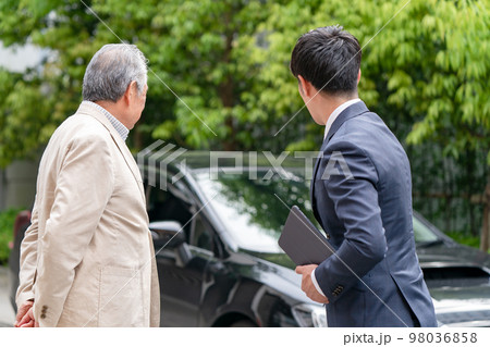 車 ビジネス ディーラー 2人 車 ビジネス ディーラー 2人 98036858