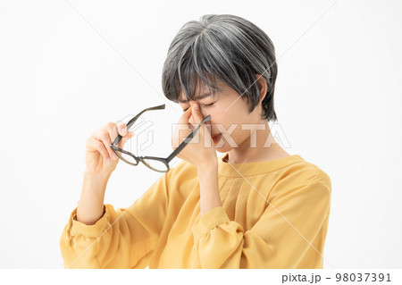 眼精疲労 女性 辛い 眼精疲労 女性 辛い 98037391