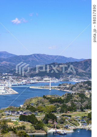 気仙沼 海と船と町と 98037890