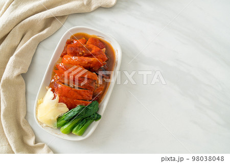 Peking duck or Roasted duck in Chinese style Peking duck or Roasted duck in Chinese style 98038048
