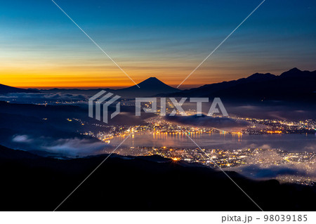 【長野県･諏訪】富士山と諏訪湖の見える高ポッチ高原 98039185