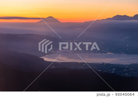 【長野県･諏訪】富士山と諏訪湖の見える高ポッチ高原　 98040064