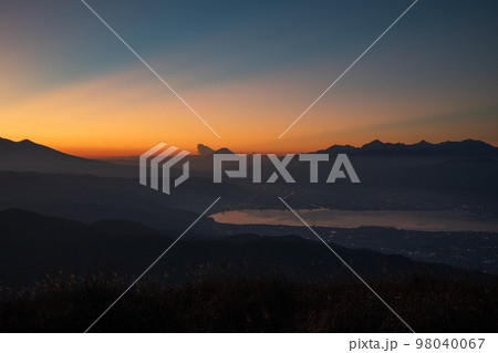 【長野県・諏訪】富士山と諏訪湖の見える高ポッチ高原 【長野県・諏訪】富士山と諏訪湖の見える高ポッチ高原 98040067