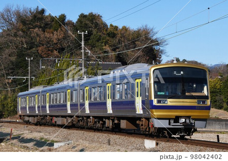 冬晴れの駿豆線をゆく伊豆箱根鉄道7000系 98042402