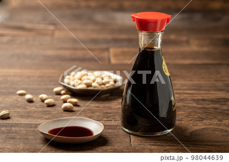 醤油さしと醤油 98044639