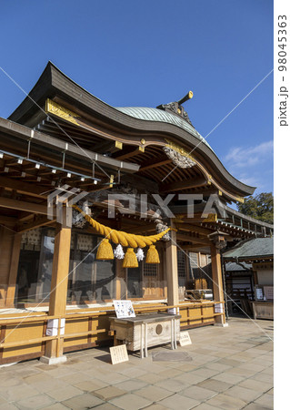 鎮西大社 諏訪神社の拝殿【長崎県長崎市上西山町】 鎮西大社 諏訪神社の拝殿【長崎県長崎市上西山町】 98045363