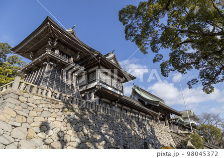 鎮西大社 諏訪神社の太鼓楼【長崎県長崎市上西山町】 98045372