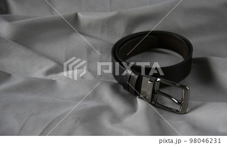 Men's branded belts in black and brown color 98046231