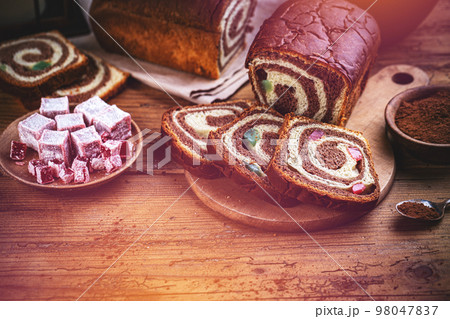 Slices of sweet bread 98047837