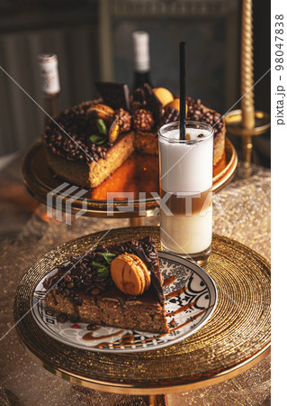 Delicious coffee cake 98047838