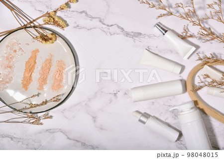 Natural skincare beauty products and scientific laboratory glassware, Organic mineral  98048015