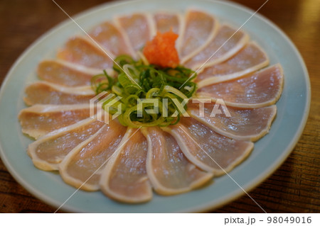 鶏の刺身 98049016