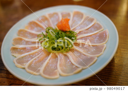 鶏の刺身 98049017