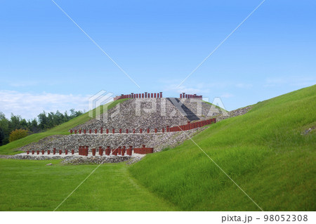 亀塚古墳公園　 98052308