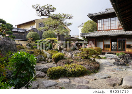 岡山県津山市の登録有形文化財「城東むかし町家(旧梶村家住宅)」 岡山県津山市の登録有形文化財「城東むかし町家(旧梶村家住宅)」 98052719
