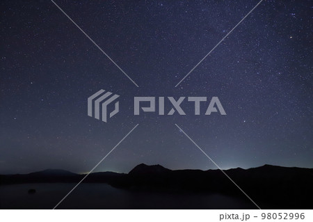 摩周湖からの満天の星空 摩周湖からの満天の星空 98052996