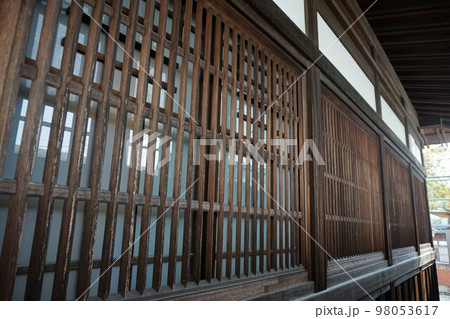 大正時代の木製格子戸 大正時代の木製格子戸 98053617