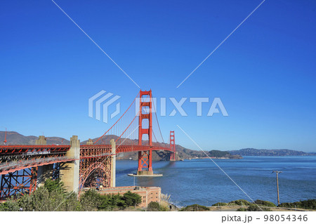 ゴールデンゲートブリッジ（サンフランシスコ） 98054346