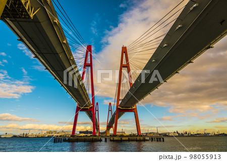 《愛知県》名古屋港 名港西大橋 《愛知県》名古屋港 名港西大橋 98055913