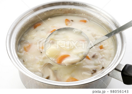 クリームシチュー 98056143