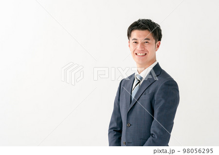 ビジネスマン　ポートレート 98056295