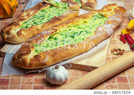Cheese pide 98057856