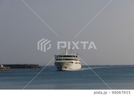 日本の沖縄県のとても美しい海 日本の沖縄県のとても美しい海 98067655