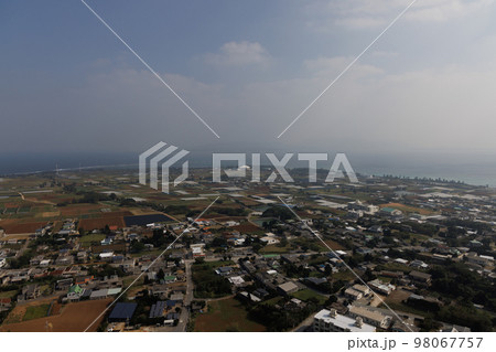 日本の沖縄県の伊江島のとても美しい風景 98067757