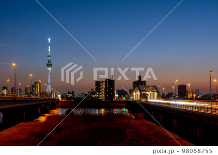東京風景 jan.2023 荒川河川敷から望むスカイツリー 東京風景 jan.2023 荒川河川敷から望むスカイツリー 98068755