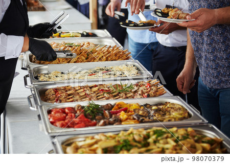 people at a banquet 98070379