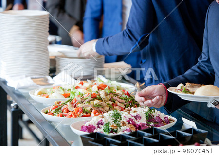 people at a banquet 98070451