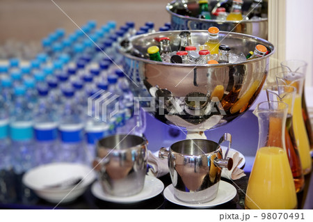 business breakfast buffet 98070491