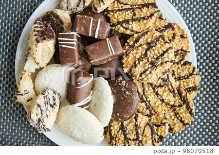 Sweets on the plate 98070518