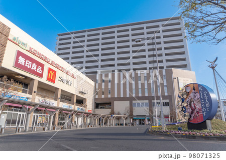 駅前風景　鴻巣駅 98071325