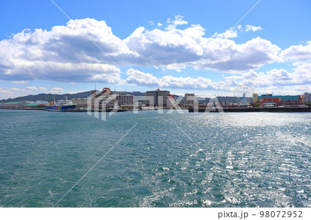 沖合から眺める清水港(日本平、駿河湾フェリー、エスパルスドリームプラザ) 沖合から眺める清水港(日本平、駿河湾フェリー、エスパルスドリームプラザ) 98072952