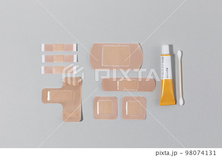 first aid box, emergency medical kit 98074131