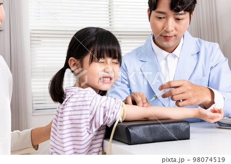 Korean Asian child in doctor clinic hospital Korean Asian child in doctor clinic hospital 98074519