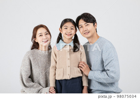 happy Asian Korean family, isolated in white background happy Asian Korean family, isolated in white background 98075034