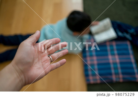 8 years old 98075229