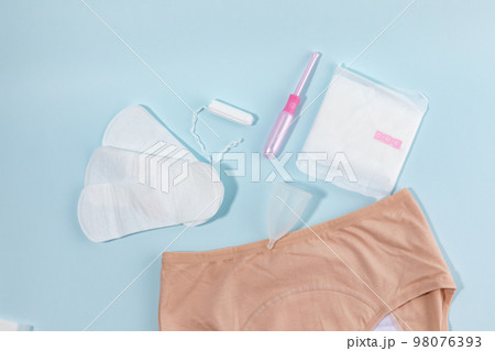 woman menstrual products_menstrual underwear and menstrual supplies 98076393