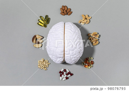 brain health and dementia series_brain miniature and nutritional supplement, nuts 98076793
