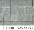 正方形の石のタイル 98078131