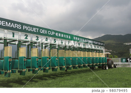 The Starting Gate, Start gates for horse races 29 April 2012 98079495