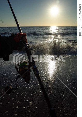 朝まずめ 98080884