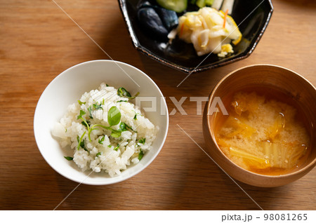 七草ごはんの食卓 七草ごはんの食卓 98081265