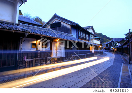 趣のある夕暮れ時の竹原 町並み保存地区 趣のある夕暮れ時の竹原 町並み保存地区 98081819